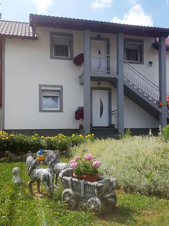 Guesthouse Samolov Vrhovine Buitenkant foto