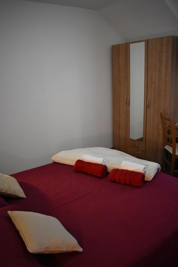 Guesthouse Samolov Vrhovine Buitenkant foto