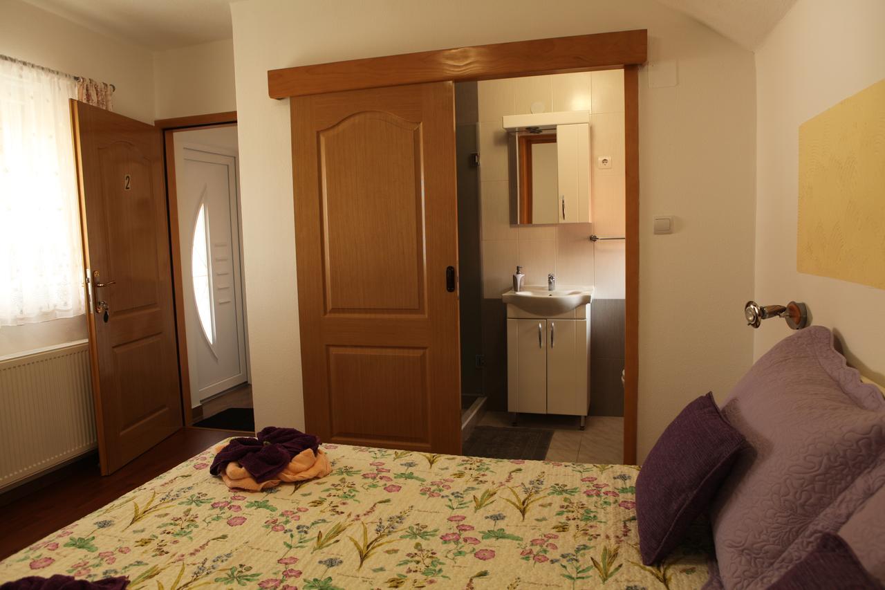 Guesthouse Samolov Vrhovine Buitenkant foto