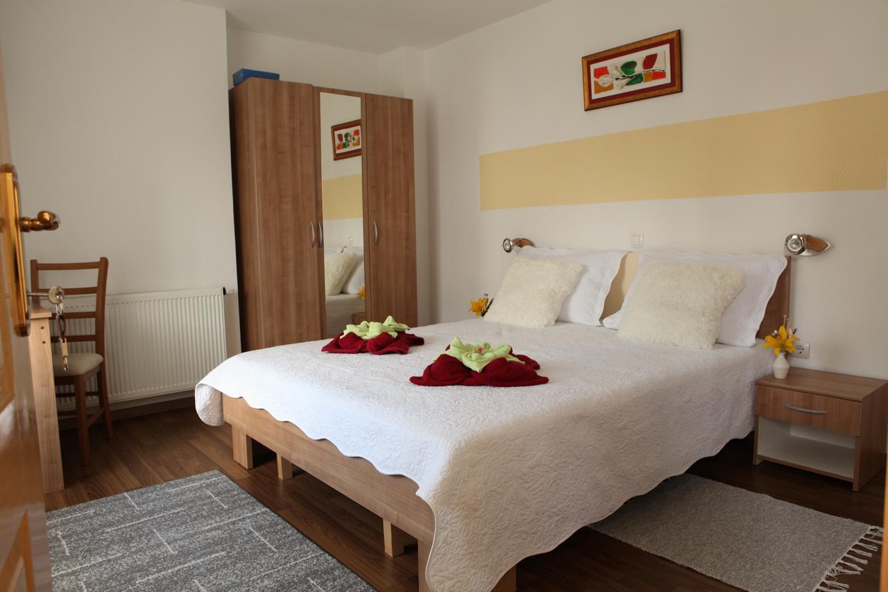 Guesthouse Samolov Vrhovine Buitenkant foto