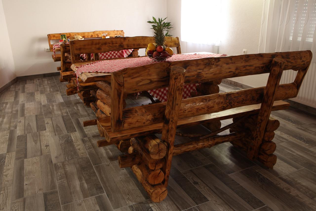 Guesthouse Samolov Vrhovine Buitenkant foto