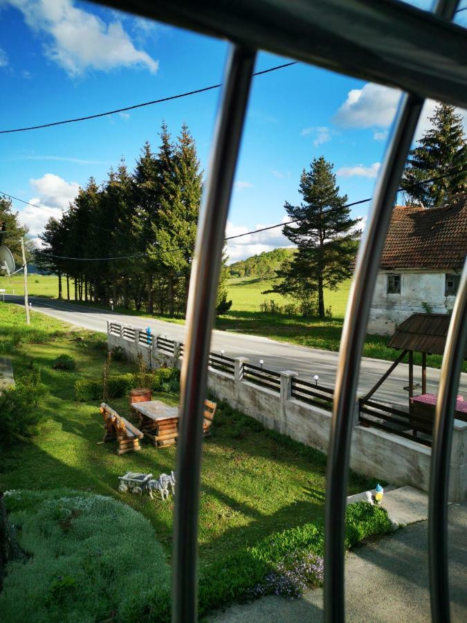 Guesthouse Samolov Vrhovine Buitenkant foto