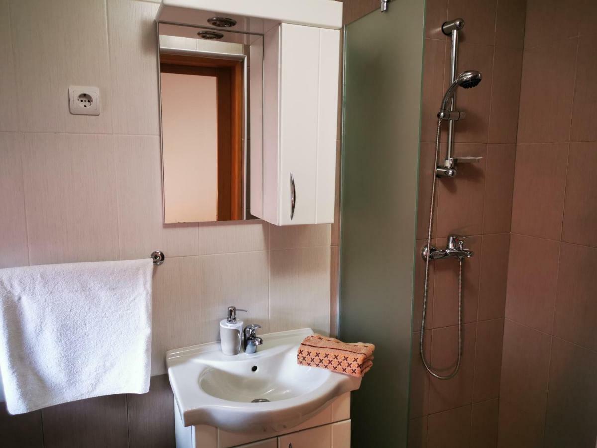 Guesthouse Samolov Vrhovine Buitenkant foto