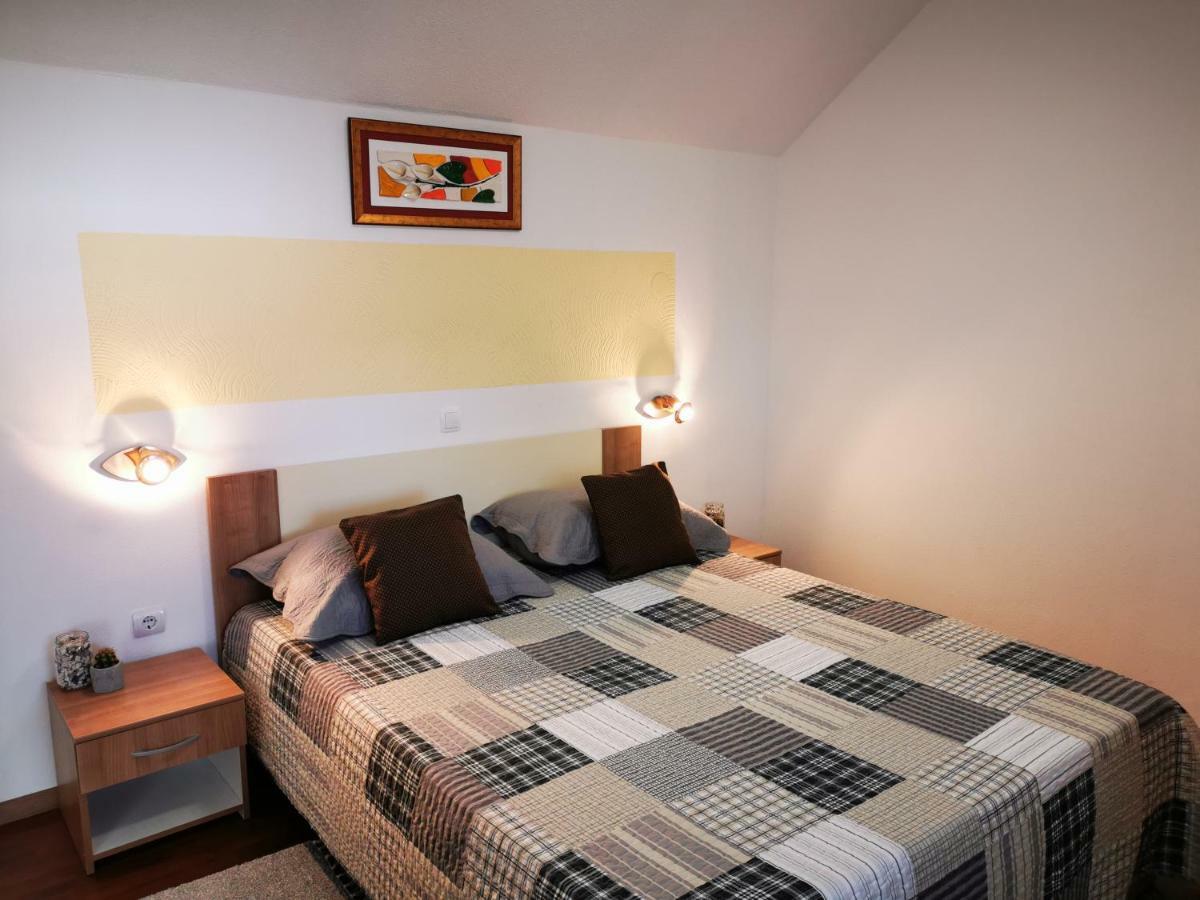 Guesthouse Samolov Vrhovine Buitenkant foto