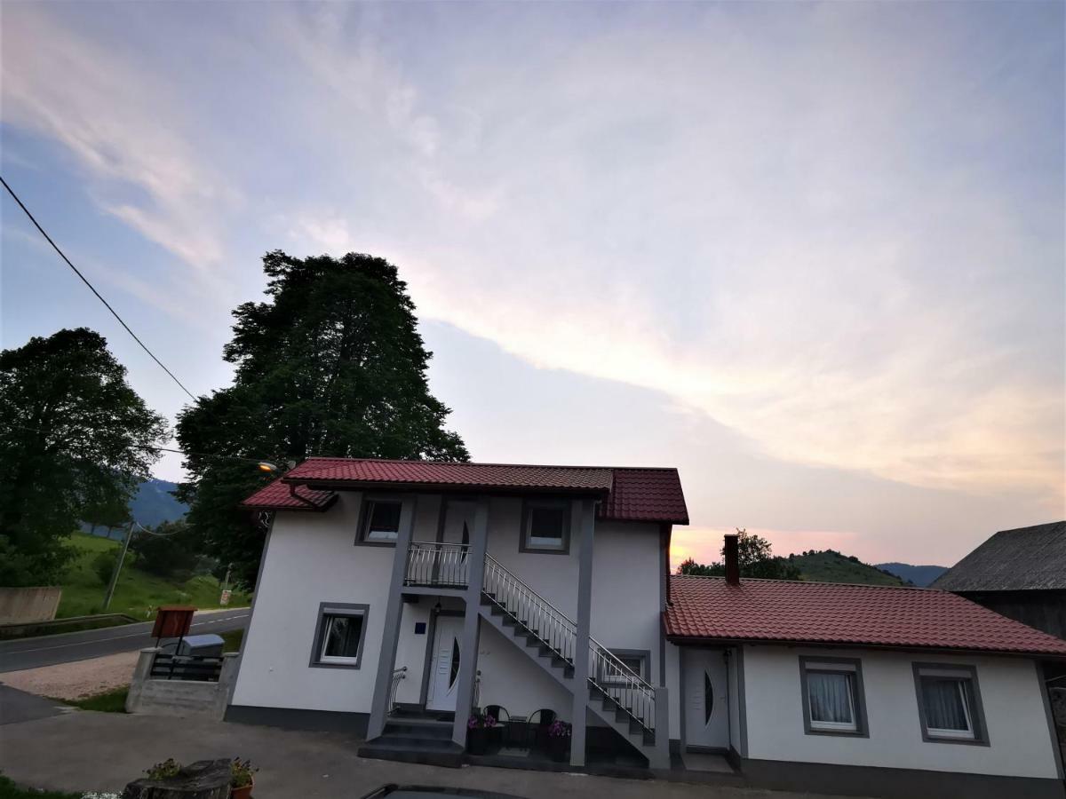 Guesthouse Samolov Vrhovine Buitenkant foto