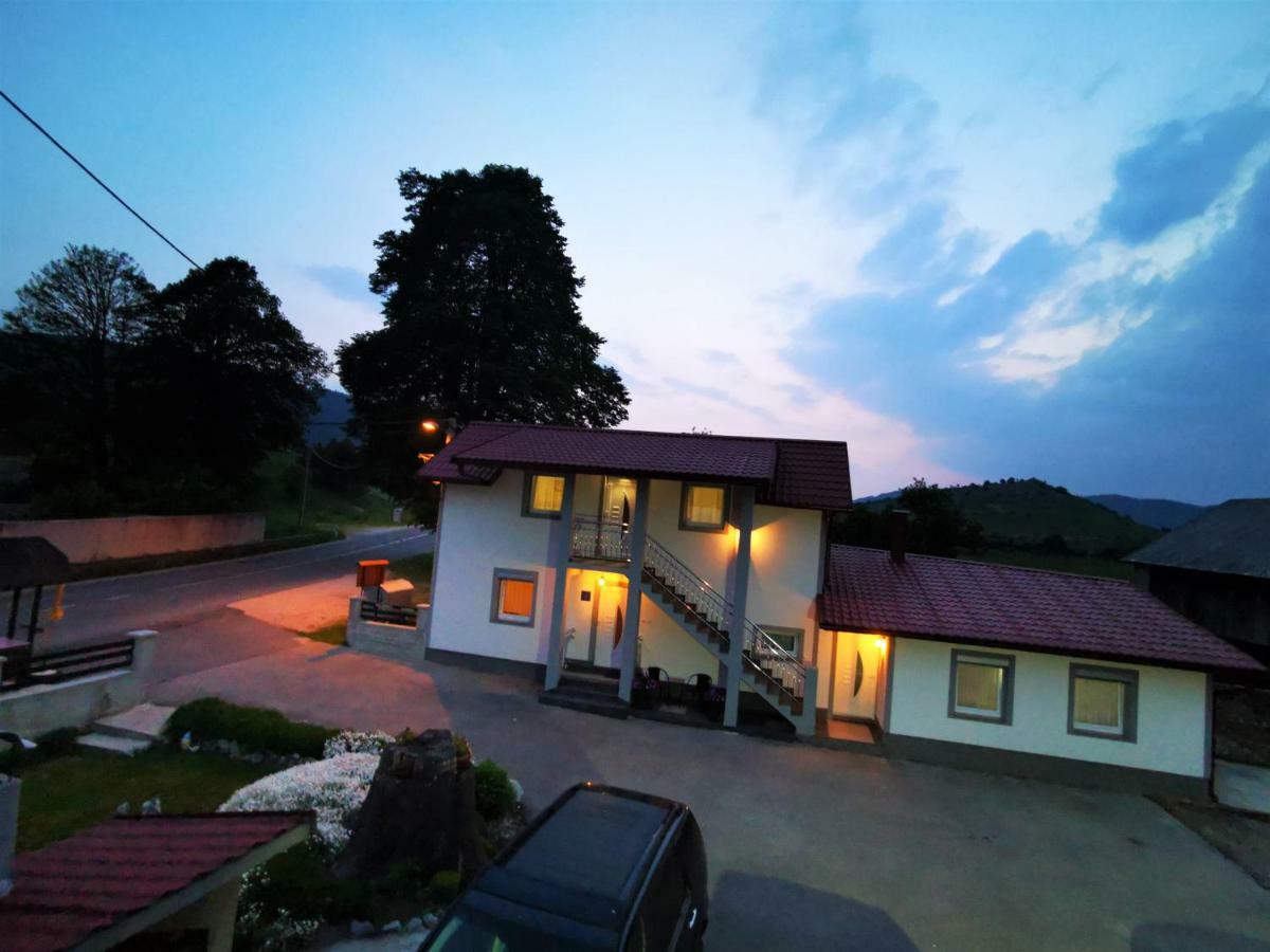 Guesthouse Samolov Vrhovine Buitenkant foto